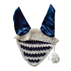 MOSQUERO DE GANCHILLO CON CUBREOREJAS EN RASO